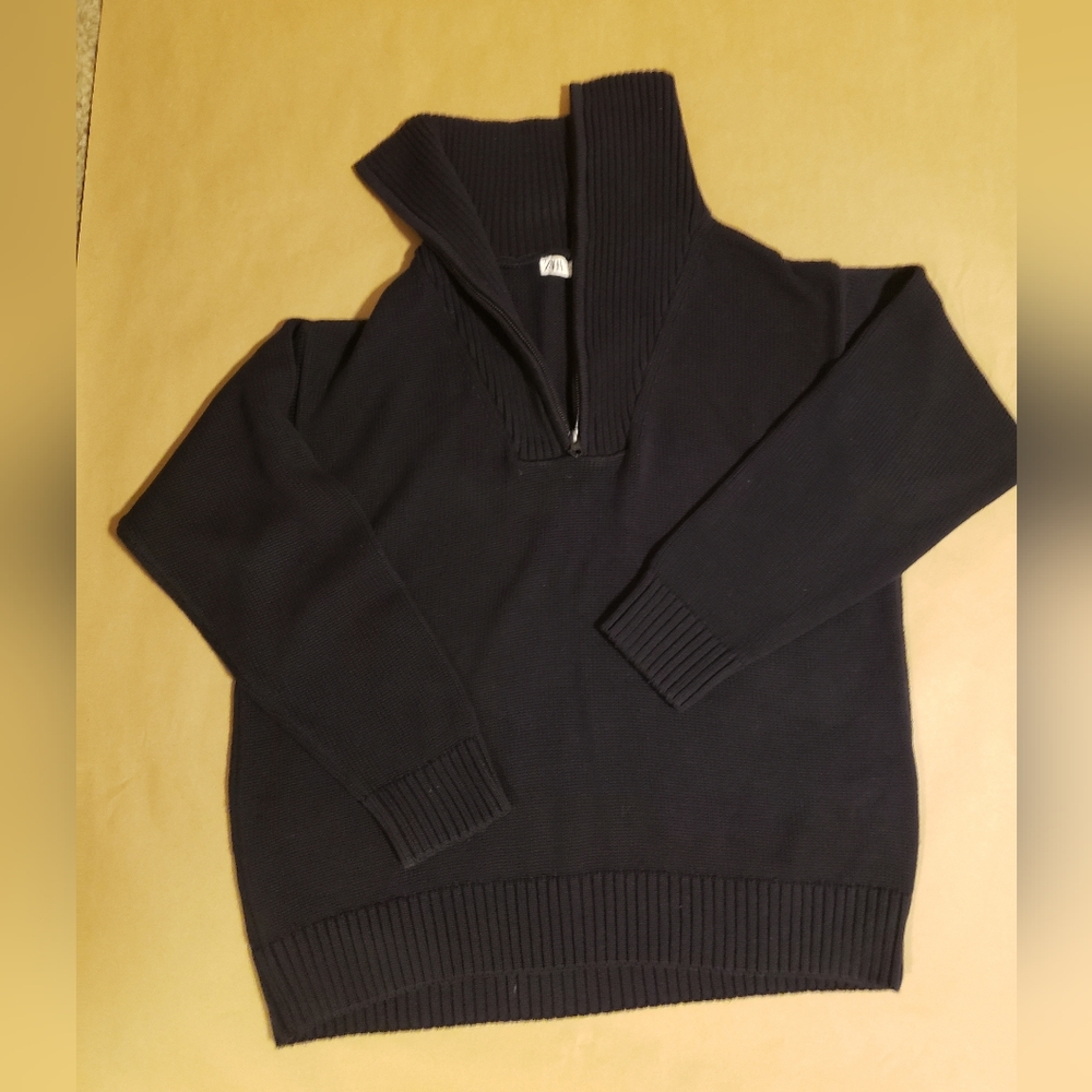 Zara Women's Black Zip-Up Sweater